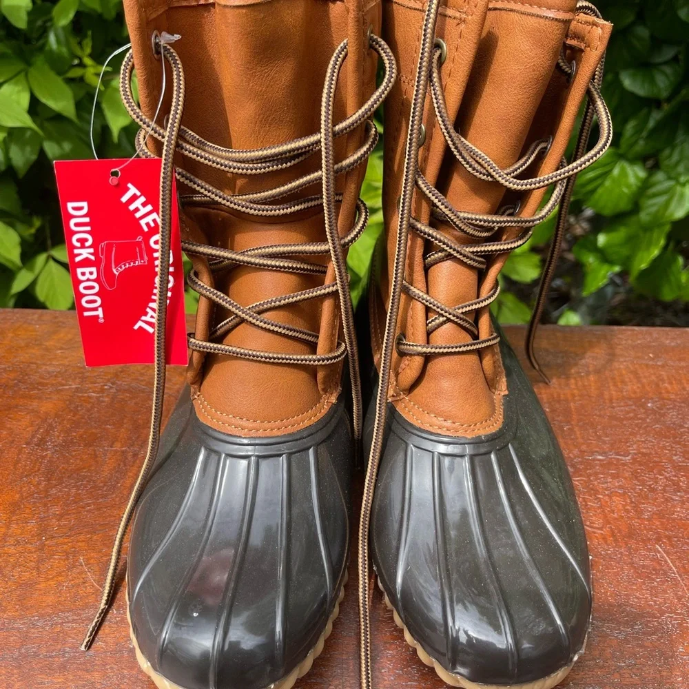 NWT The Original Duck Boot, size 6 - Picture 1 of 7